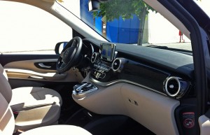 mercedes classe V lanterna limo service private taxi genova milano noleggio con conducente ncc